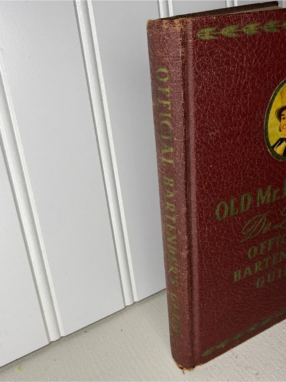 VTG Old Mr. Boston De Luxe Official Bartenders Guide 4th Printing 1940 Bar Decor